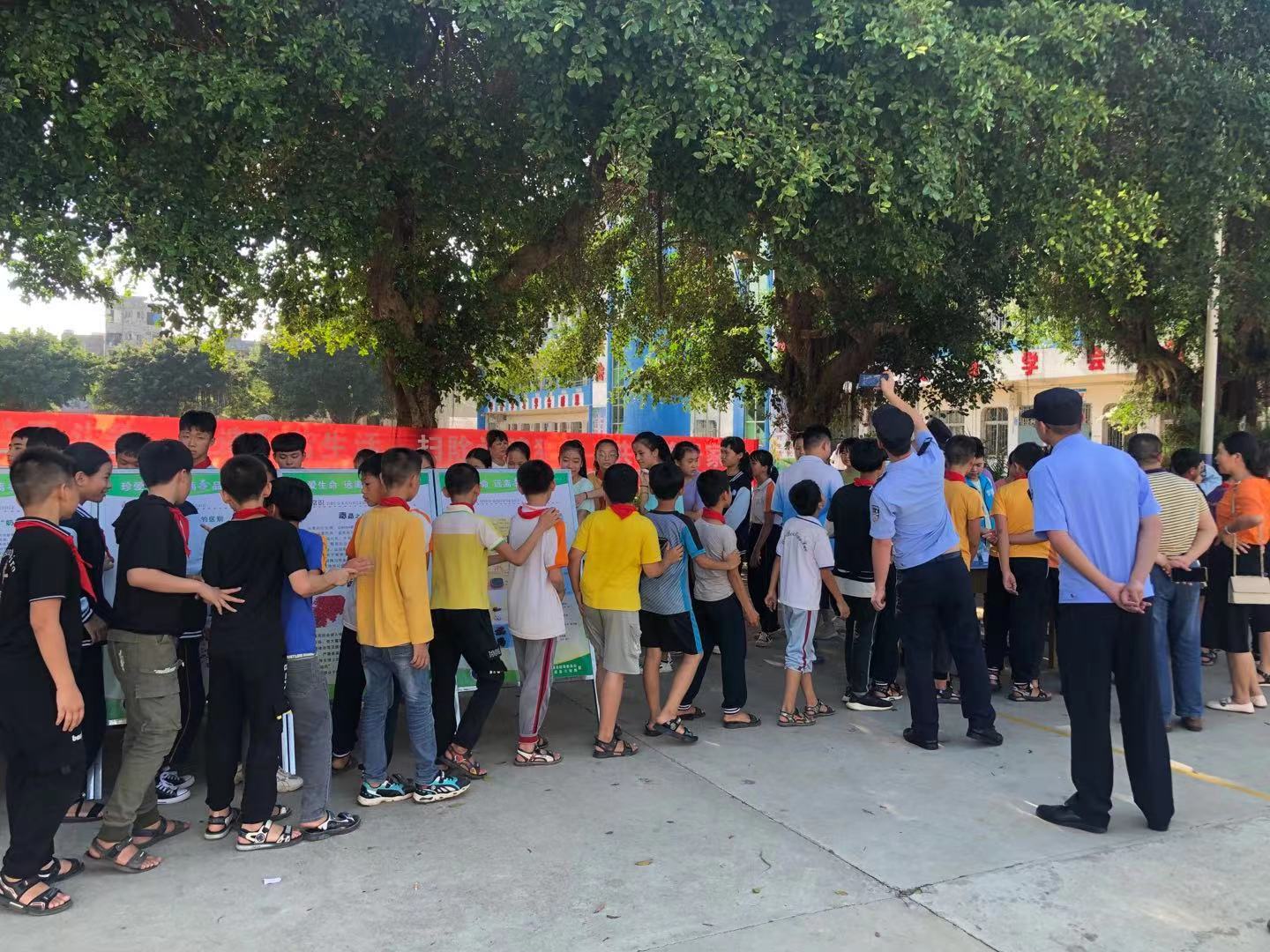 嶺北鎮到嶺北中心小學開展禁毒+反詐宣傳活動